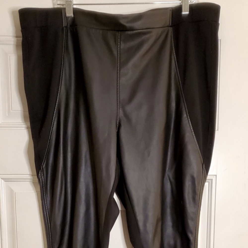 💎 Faux and stretch fabric leggings Pamela Maccoy. Size 1X